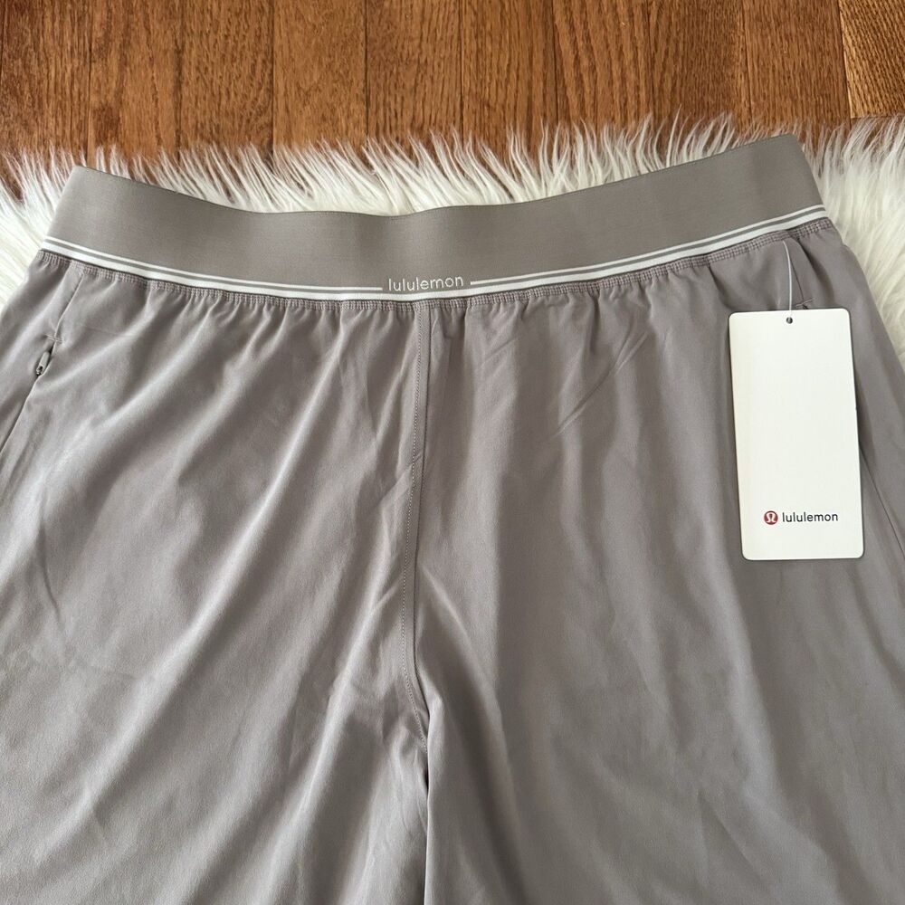 Lululemon Swift Relaxed Shorts 9” Logo Waistband Women’s XL Warm Ash Grey NWT - Picture 2 of 16